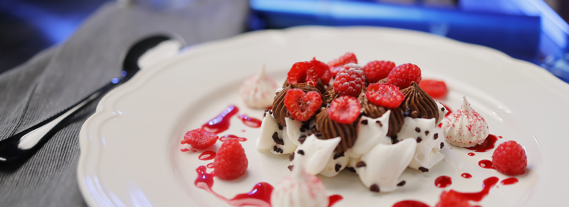 Meringhetta cioccolato e lamponi