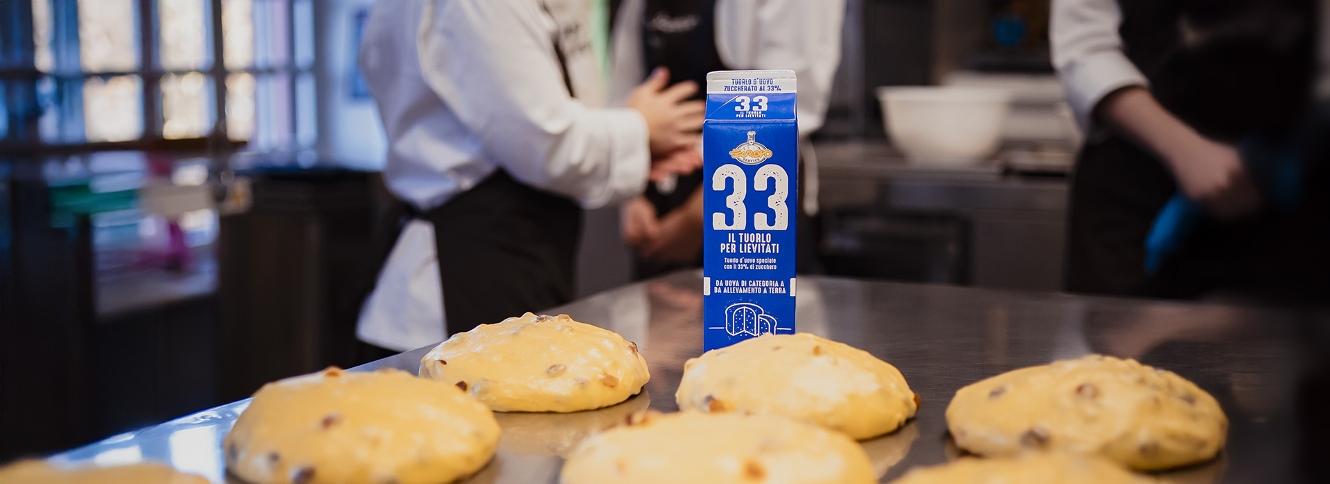 Come prepararsi al Natale? Con Tuorlo 33 di Eurovo Service.